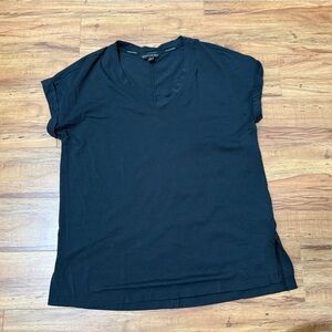 Black V-Neck Banana Republic shirt T23